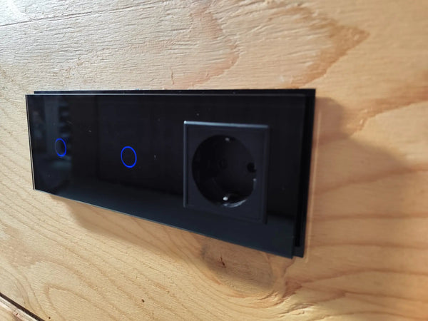 Livolo | 1+1+1 | Zwart glanzend | Adapterraam | Extra afdekking Livolo Nederland B.V.