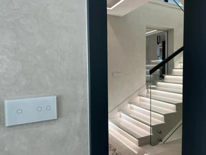 Wisselschakelaar ook wel hotelschakelaar waarmee één lamp vanaf twee plekken wordt bediend