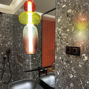 Glazen Livolo design stopcontacten als luxe wanddetail in badkamer