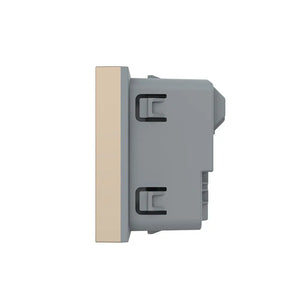 Gouden wandcontactdoos zonder aarding voor modulaire wandafwerking in huis