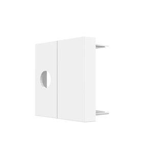 Witte wand kabeldoorvoer met afdekpositie voor weggewerkte multimedia bekabeling