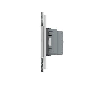 Vier witte Livolo stopcontactmodules met Franse aardingspen